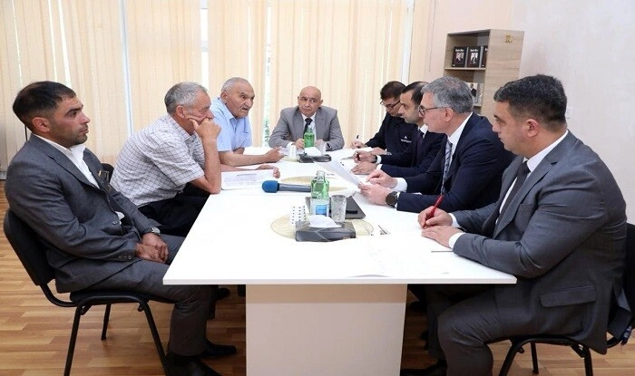 Azər Məmmədov Qobustanda vətəndaşları qəbul etdi