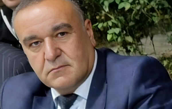 Müğənni qardaşını öldürən şəxs hakim qarşısına çıxarılıb