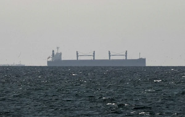 İraq nefti daşıyan tanker Hörmüz boğazından keçdi