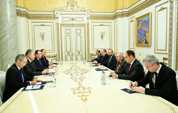 Ermənistan və Qazaxıstan XİN rəhbərləri regionda kommunikasiyaların açılmasını müzakirə ediblər