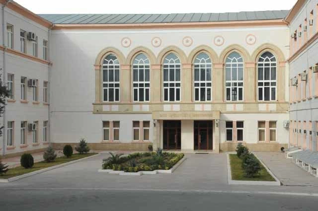 Tanınmış hakim təqaüdə göndərildi