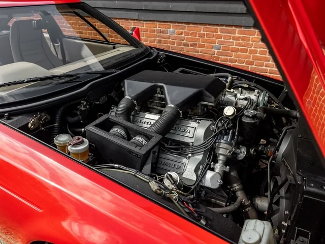 36 il ərzində cəmi 965 km sürülən nadir "Aston Martin Vantage Zagato" satışa çıxarılıb