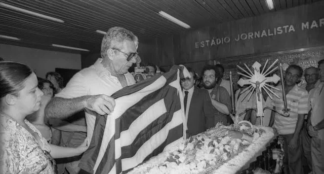 "İdmandan kənar": Əyri ayaqları ilə tarix yazan Qarrinçanın zirvədən səfalətə uzanan həyatı - Foto/Video