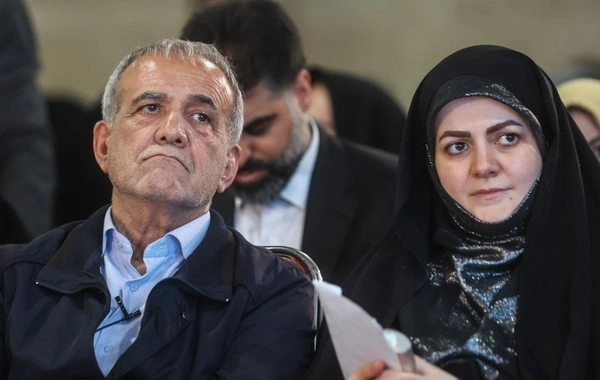 Pezeşkianın qızı Bakıda Azərbaycan dilində şeir oxuyub