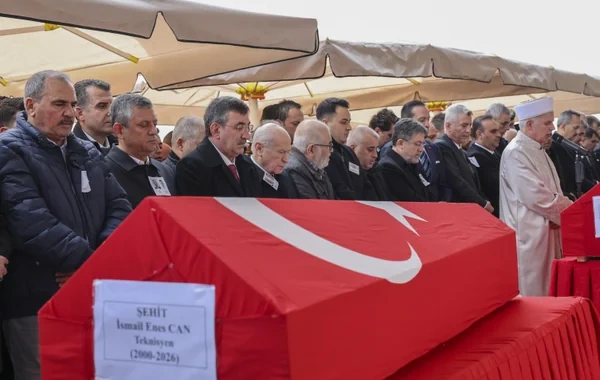 Qətərdə helikopter qəzasında həlak olan Türkiyə vətəndaşları dəfn edildilər - FOTO - VİDEO