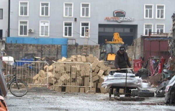Bakıda "Təkər aləmi" kimi tanınan bazar SÖKÜLÜR