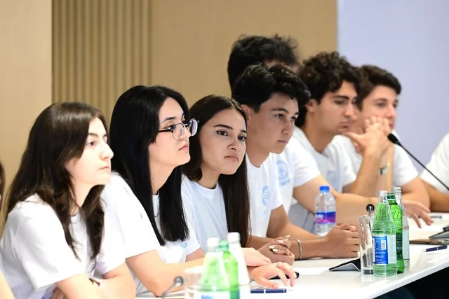 AZSET proqramının ilk tələbələri ilə görüş keçirilib - FOTO