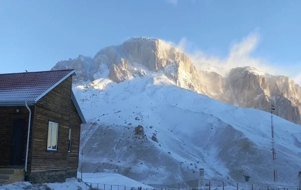 Azərbaycanda hava kəskin dəyişdi: Dağlara qar, rayonlara leysan yağdı - Foto/Video