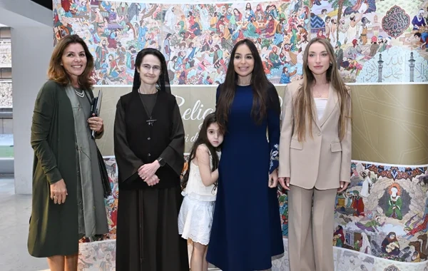 Leyla Əliyeva Müqəddəs Taxt-Tacda Azərbaycan xalçaları sərgisinin açılışında iştirak edib - FOTO
