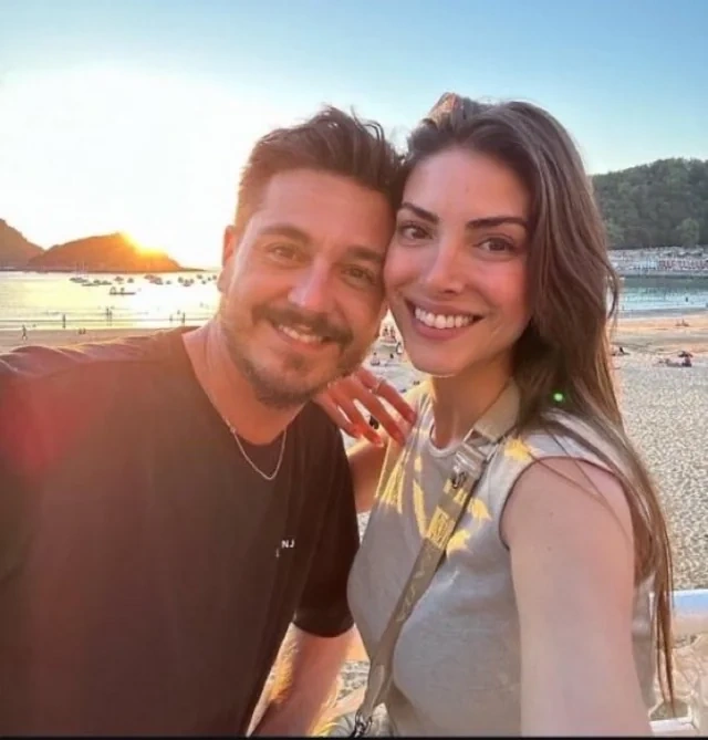 Türkiyənin məşhur "Taşacak bu deniz" serialının "Esme"si boşanır - FOTO