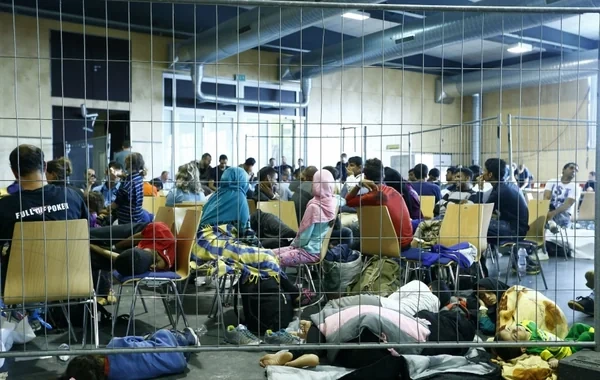 Almaniyada qaçqınların sayı dörd milyonu keçib
