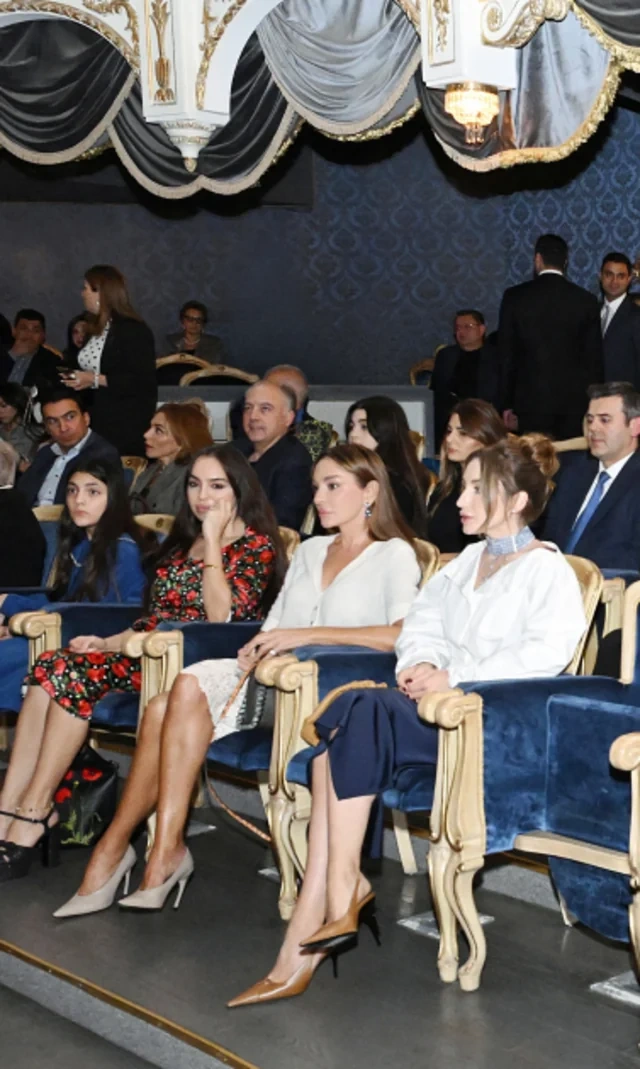 Birinci vitse-prezident Mehriban Əliyeva "Qağayı" tamaşasının təqdimatında iştirak edib - Foto