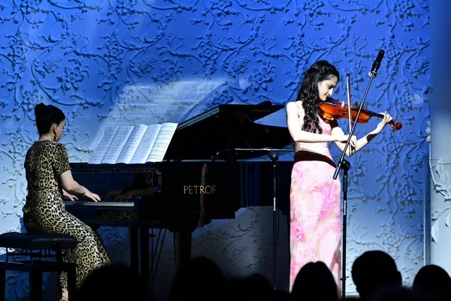 Leyla Əliyeva və Alyona Əliyeva Müstəqillik Gününə həsr olunmuş konserti izləyiblər - FOTO