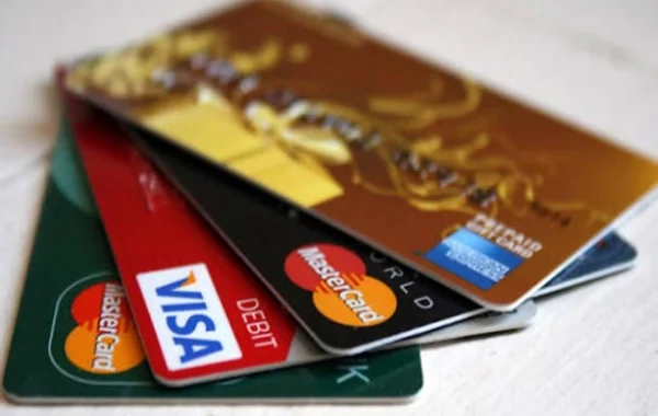 Bank kartlarına qoyulan qadağa ilə bağlı rəsmi AÇIQLAMA