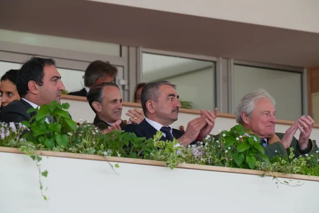"Vindzor Kral Atçılıq Şousu"nda III Çarlza Azərbaycanın milli hədiyyələri təqdim edilib - FOTO - VİDEO