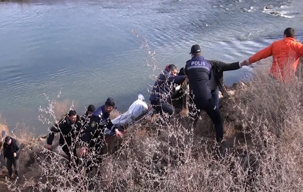 Ağdaşda su kanalında kişi meyiti tapılıb