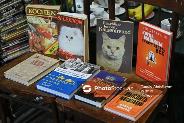 Kitab və sənətsevərlərin ünvanı: Köhnə disklər və unudulan əsərlər - FOTOREPORTAJ