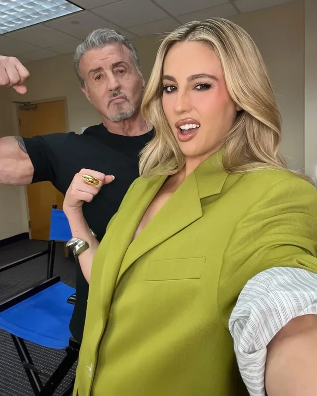 Silvestr Stallone qızının toyuna görə təqaüdə çıxa bilməməsindən şikayətləndi - Foto
