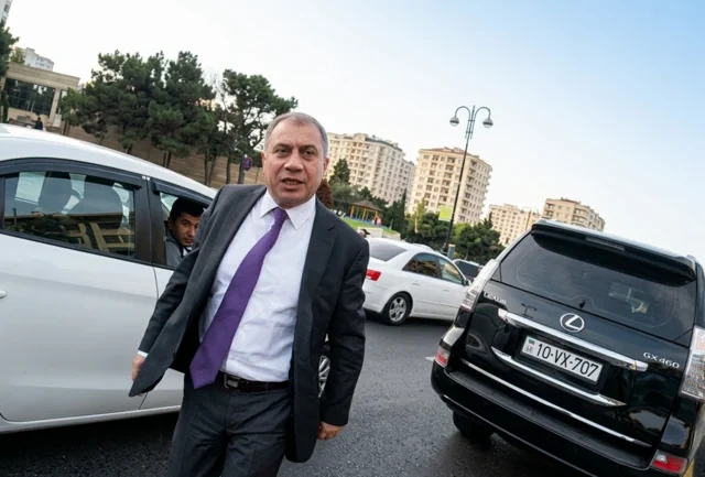 Motosikletçi ilə dalaşan sabiq vəzifəli şəxs vəfat etdi - FOTO