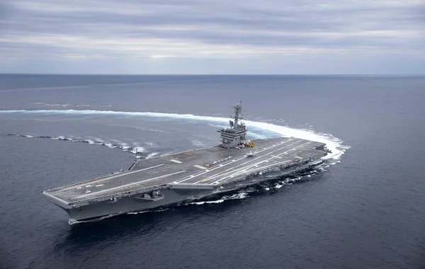 "USS Abraham Lincoln"da vəziyyət GƏRGİNDİR: CENTCOM rəhbəri gəmiyə getdi