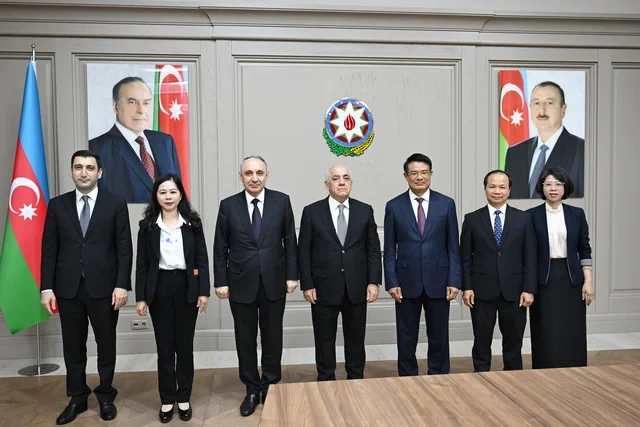 Baş nazir Əli Əsədov Vyetnamın baş prokuroru ilə görüşüb - FOTO