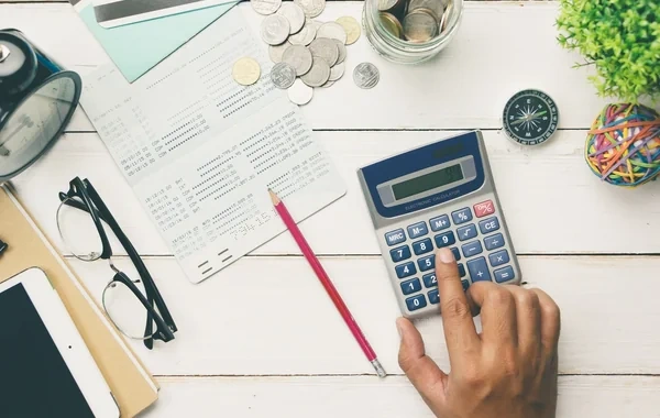 Problemli kreditlərin artması bank müştərilərinə necə təsir edəcək? - Video