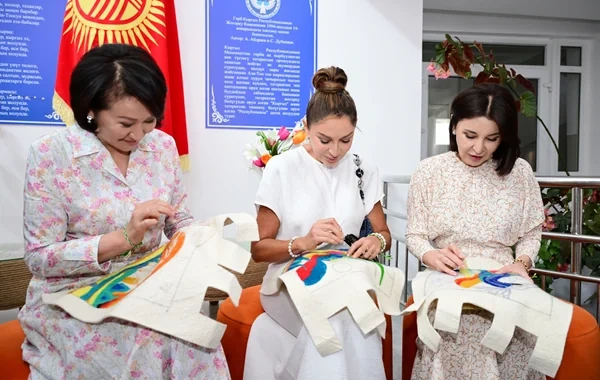 Birinci xanım Mehriban Əliyeva Çolpon-Ata şəhərində "Altın-Balalık" sağlamlıq və reabilitasiya mərkəzi ilə tanış olub - FOTO