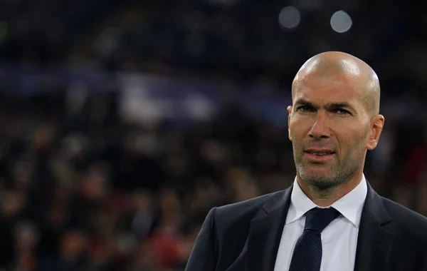 Fransalı ulduza gözlənilməz təklif: Zidan Asiyada işləmək istəmədi