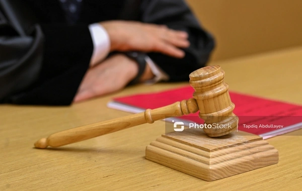 Prokurorluqda aparılan araşdırmalara müdaxilə etməyi vəd verən şəxsə hökm oxundu