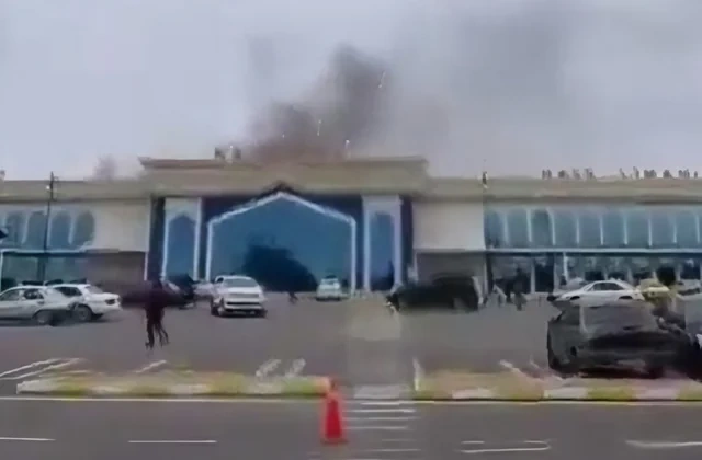 Azərbaycan Prezidenti "Dəmir yumruğu"nu sıxdı: Bakı Naxçıvana zərbəyə görə təqsirkarları cəzalandıracaq - FOTO