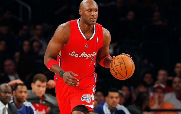 NBA çempionu avtomobili sərxoş halda idarə etdiyi üçün saxlanılıb