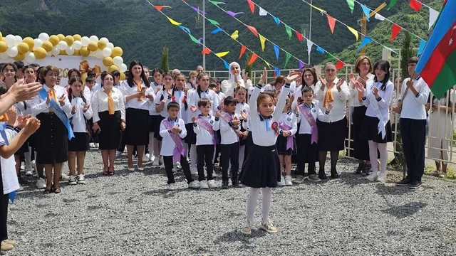 Kəlbəcərdə tək məzun üçün "Son zəng" keçirildi - FOTO