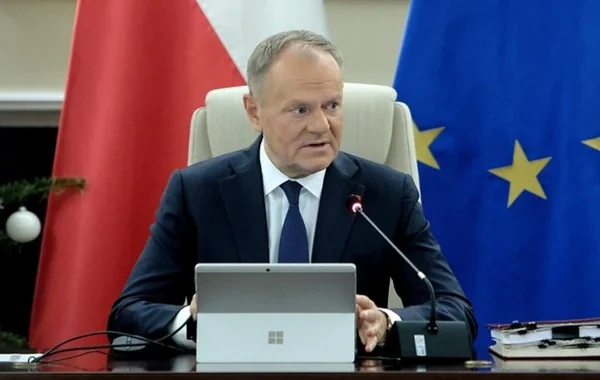 Corc Kluni ilə görüşdə Donald Tusk öz adı ilə bağlı zarafat etdi - VİDEO
