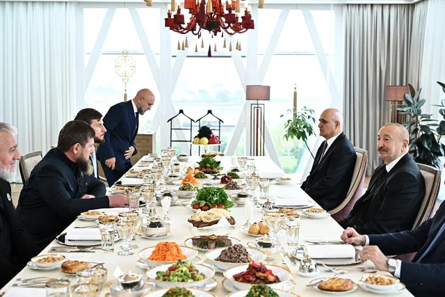 Azərbaycan Prezidenti və Çeçenistan başçısı birgə nahar ediblər - Foto