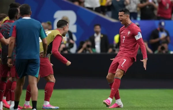 Ronaldu bir oyunda dörd rekord müəyyənləşdirdi