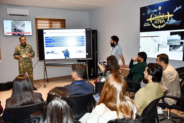 Üç ölkənin müdafiə nazirləri Xocavənddə hərbi texnikaların sərgisinə baxış keçirdilər - Foto/Video