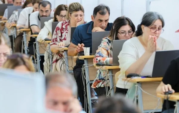 Sertifikasiya imtahanı verən müəllimlərin NƏZƏRİNƏ