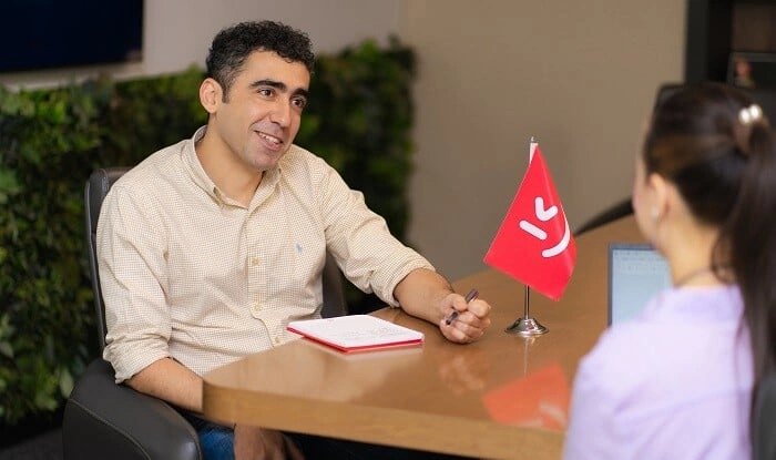 Qafqazda ilk “Apple Shop” “Kontakt”da... - Həsən İsrafilzadə