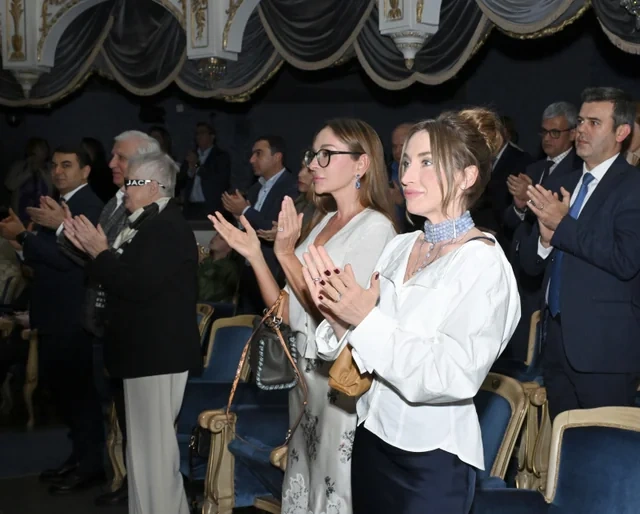 Birinci vitse-prezident Mehriban Əliyeva "Qağayı" tamaşasının təqdimatında iştirak edib - Foto