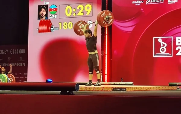 İsa Rüstəmov Avropa çempionatında gümüş medal qazanıb