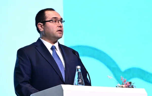 Tikinti üçün yeddi nazirlikdən icazə ilə bağlı Məcnun Məmmədovdan deputata cavab