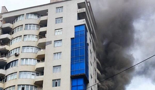 Ceyranbatanda yaşayış binasında yanğın baş verdi