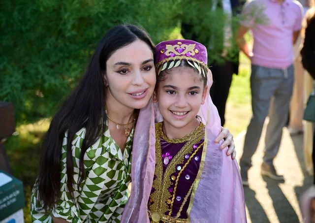 Leyla Əliyeva və Alyona Əliyeva Xeyirxahlıq Festivalında iştirak ediblər - FOTO