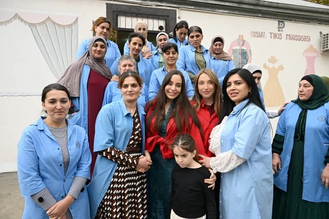 Leyla Əliyeva Şamaxıda sosial tikiş müəssisəsinin fəaliyyəti ilə tanış olub - Foto