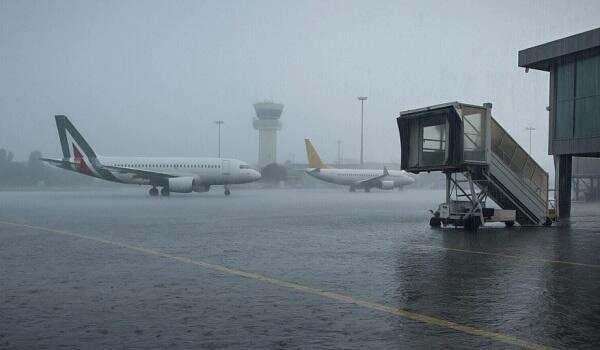 Naməlum dron Berlin aeroportunun işini iflic etdi