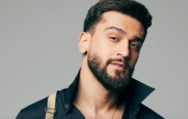 Müğənni JONY adını və soyadını dəyişdi - FOTO