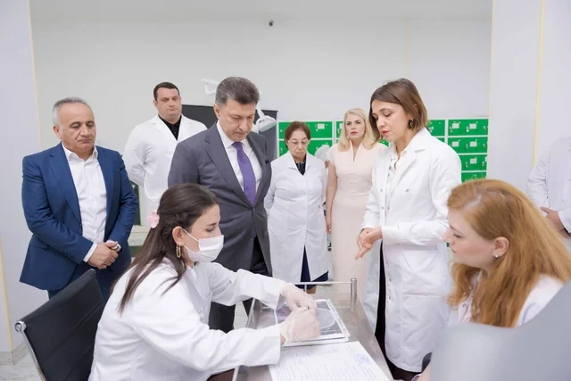 Rektor Gəray Gəraybəyli 2025–2026-cı tədris ilinin yay imtahan sessiyasının gedişi ilə tanış olub - FOTO - VİDEO