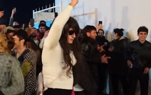 Sosial şəbəkədə yayılan görüntülər gündəmi alt-üst etdi: "Novruzda qadın kimi geyinmək adəti yoxdur!" - VİDEO