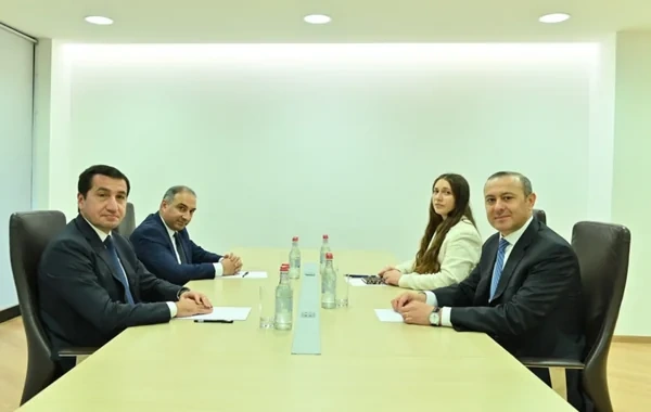 Hikmət Hacıyev ilə Armen Qriqoryan Ermənistanın Dilican şəhərində görüşüblər