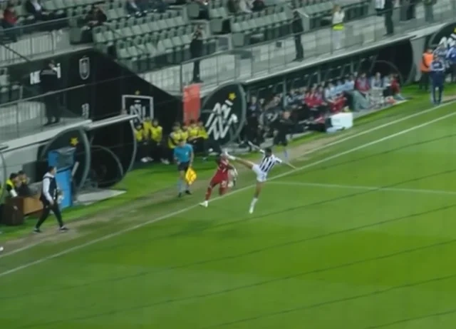 "Neftçi"nin futbolçusu kobudluğuna görə ikioyunluq cəzalandırıldı - Video